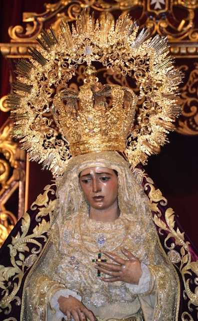 María Stma de la Amargura Coronada  ( Sevilla )