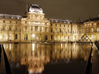 Louvre museum at Night wallpaper and photo