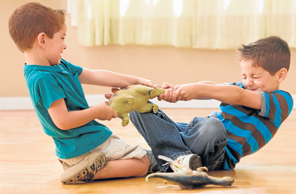 peleas entre hermanos, discusiones, maternidad, reconciliaciones, mediar