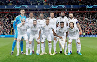 REAL MADRID C. F. Temporada 2022-23. Courtois, Alaba, Camavinga, Militão, Rüdiger, Benzema. Fede Valverde, Carvajal, Rodrygo, Vinícius y  Modrić. LIVERPOOL F. C. 2 REAL MADRID C. F 5 Martes 21/02/2023, 21:00 horas. Liga de Campeones de la UEFA, octavos de final, partido de ida. Liverpool, Inglaterra, Reino Unido, Anfield Road Stadium: 52.337 espectadores. GOLES: ⚽1-0: 4’, Darwin Núñez. ⚽2-0: 14’, Mohamed Salah. ⚽2-1: 21’, Vinícius Júnior. ⚽2-2: 36’, Vinícius Júnior. ⚽2-3: 47’, Éder Militão. ⚽2-4: 55’, Karim Benzema. ⚽2-5: 67’, Karim Benzema.