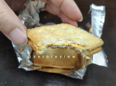 รีวิว เคิร์ก ขนมปังกรอบเคลือบน้ำตาลสอดไส้ชีส (CR) Review Cheese Sweetened Sandwich, Kerk Brand.