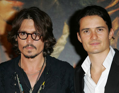 Johnny Depp with Orlando Bloom playing poker