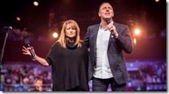 Fundador de Hillsong niega haber encubierto abuso sexual de su padre