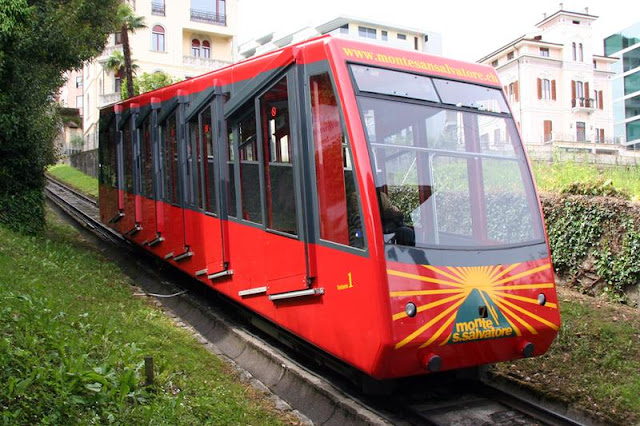 Kereta funicular Monte San Salvatore