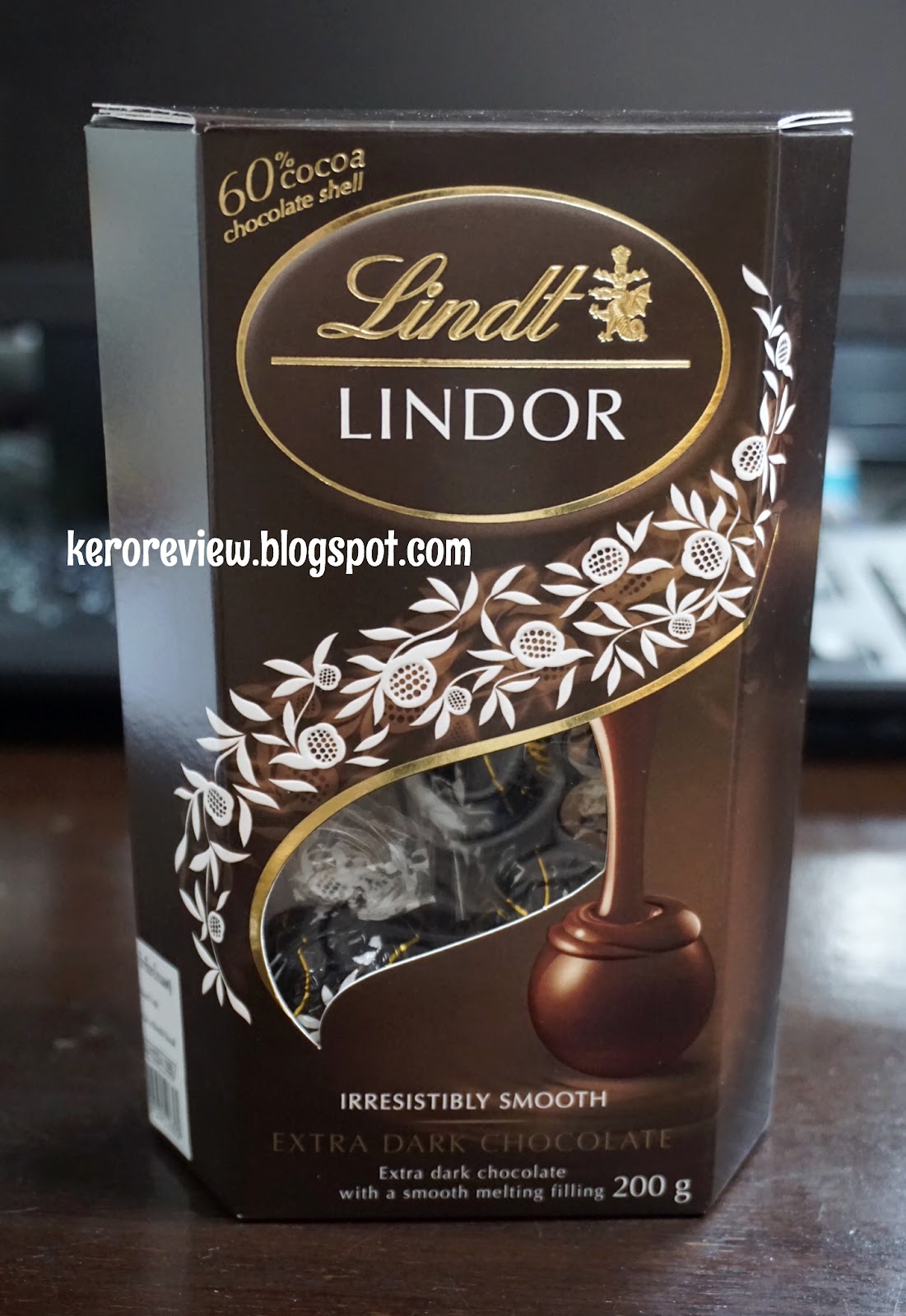 รีวิว ลินด์ ลินเดอร์ เอ็กซ์ตร้า ดาร์กช็อกโกแลต 60% (CR) Review Lindor Swiss Extra Dark Chocolate With a Smooth Melting Filling, Lindt Brand.