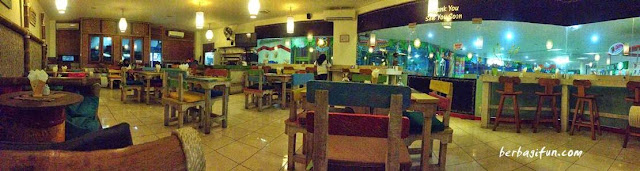 gili cafe mataram mall