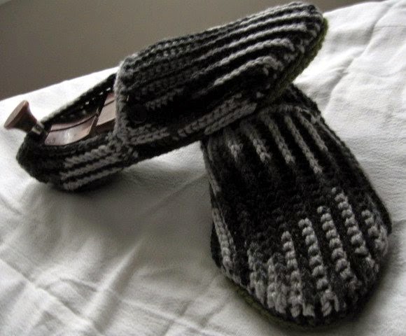 https://www.etsy.com/listing/231334802/size-11-crochet-house-slippers-charcoal?ref=shop_home_active_1