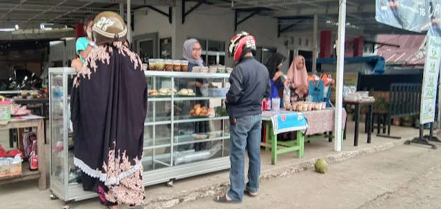 Berkah Ramadan, Penjual Takjil Raup Tambahan Penghasilan Meski Minyak Goreng Langka