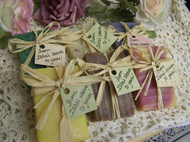 pleasant-homemade-wedding-favor-ideas-mini-soap-organic