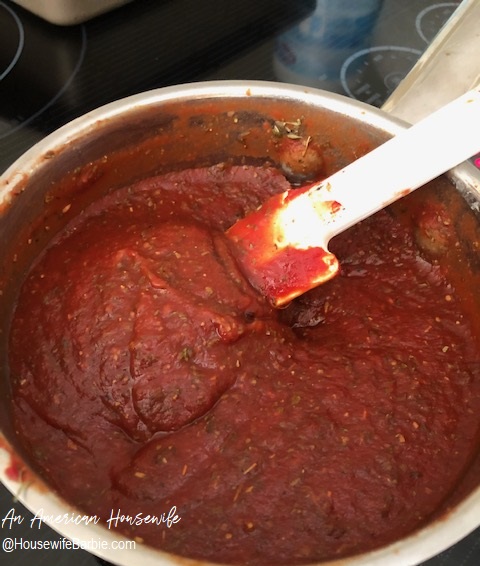 making sauce for pizza burgers