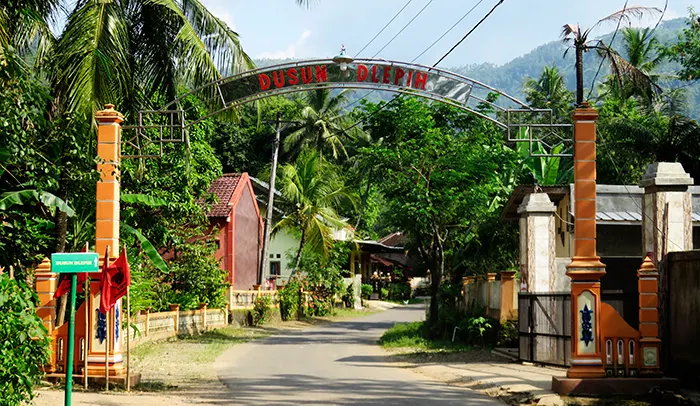 Gapura Masuk Dusun Dlepih