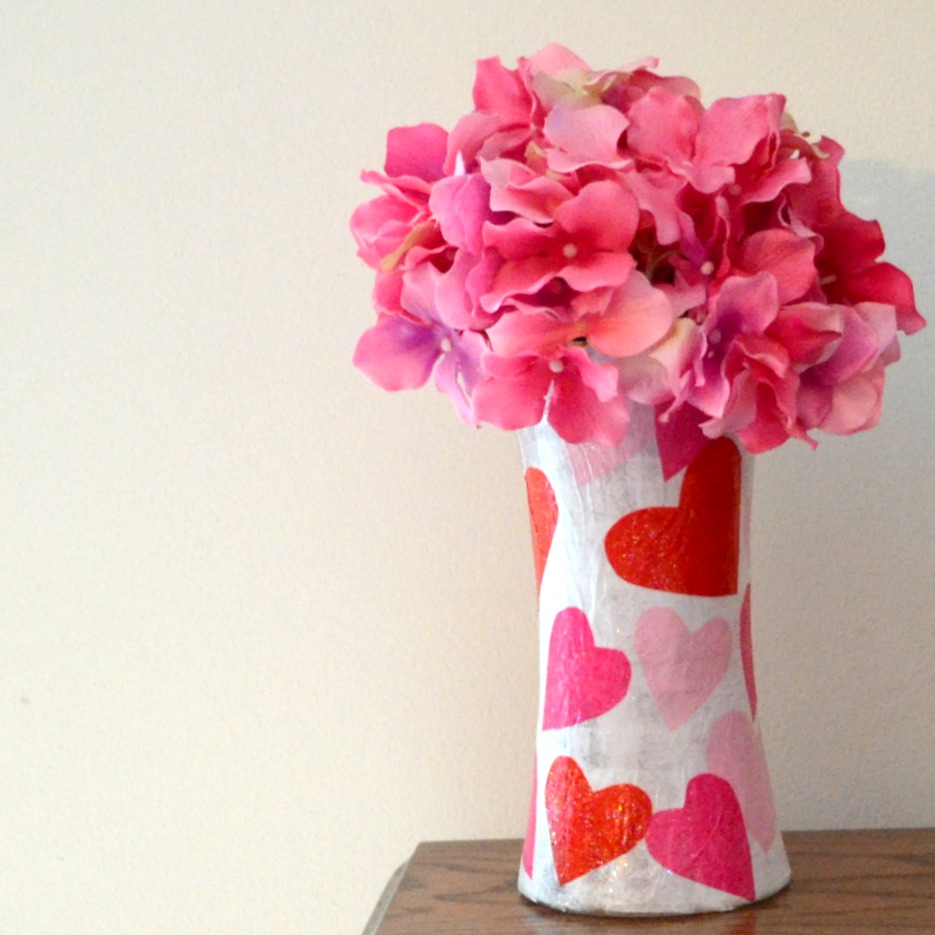 Easy Valentine Heart Vase - Amy Latta Creations