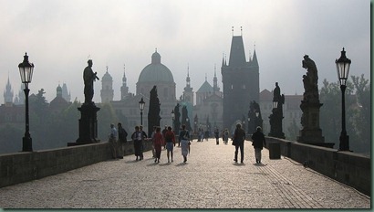 800px-Karlův_most-2