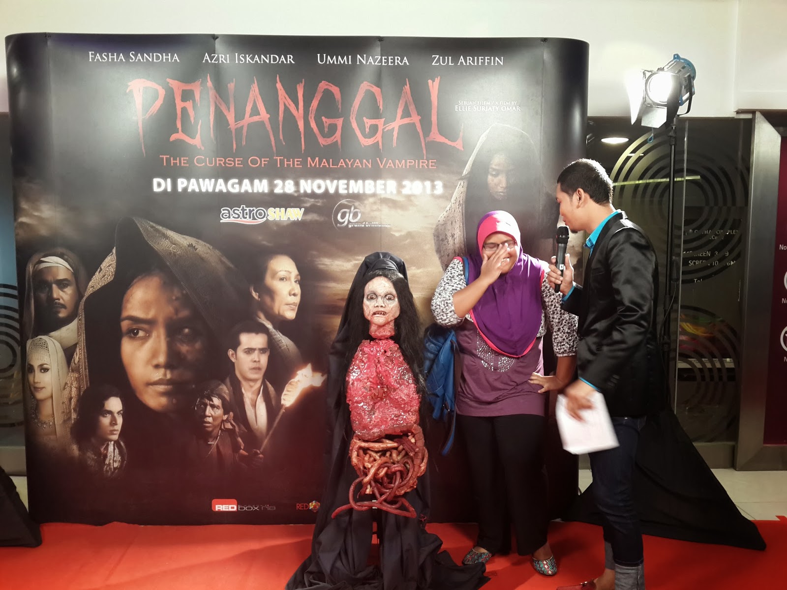 Movie Review: Tayangan Perdana Penanggal  Atika Ramlan