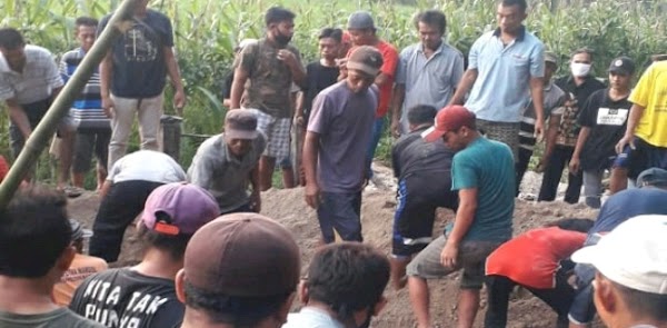Korban Pembantaian Satu Keluarga Dikubur Satu Liang Lahat, Begini Kata Ketua RW