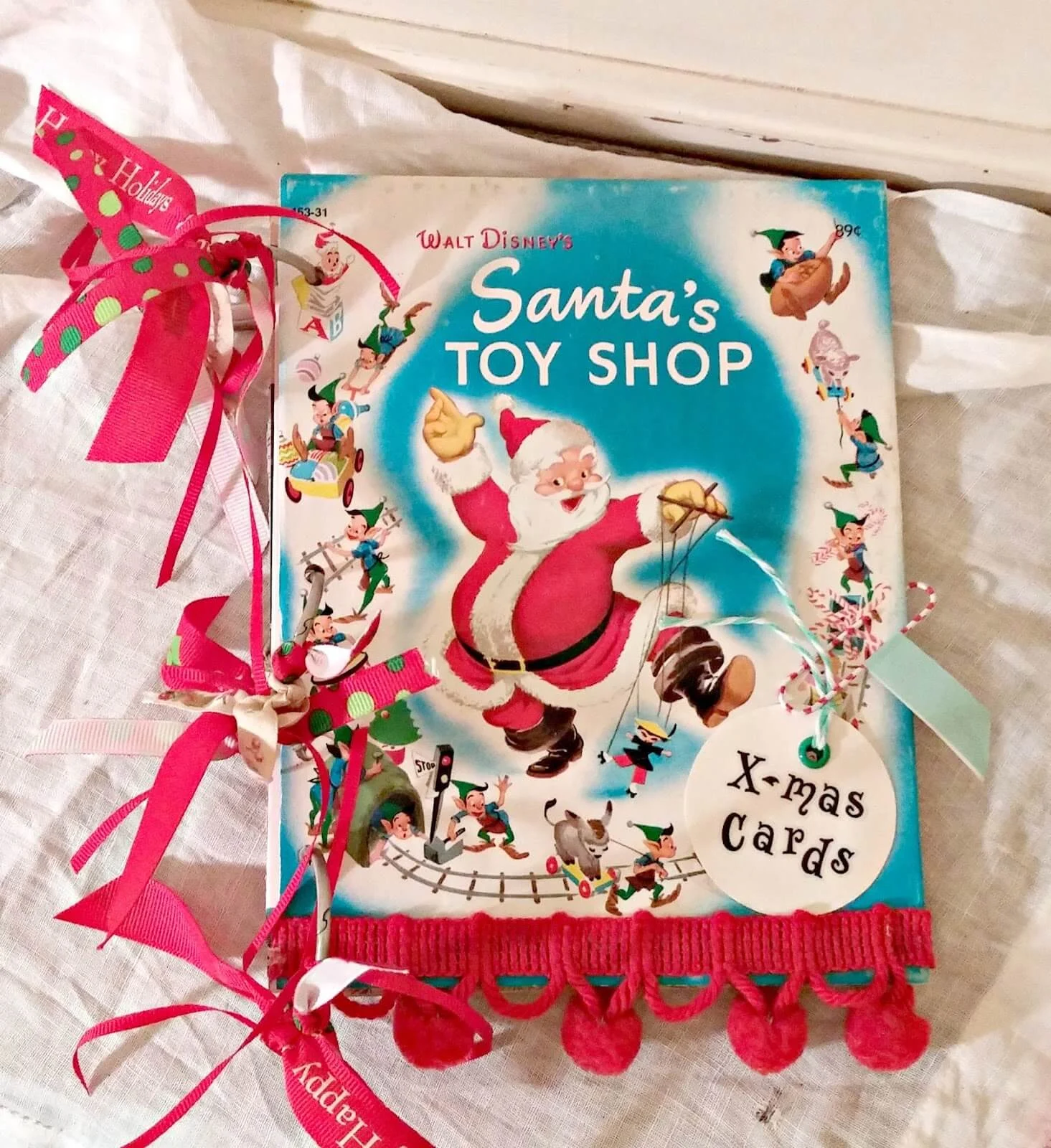 Vintage Christmas Charm - Displaying Vintage Holiday Collectibles