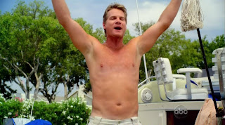 Brian Van Holt and Ian Gomez Shirtless on Cougar Town s1e03