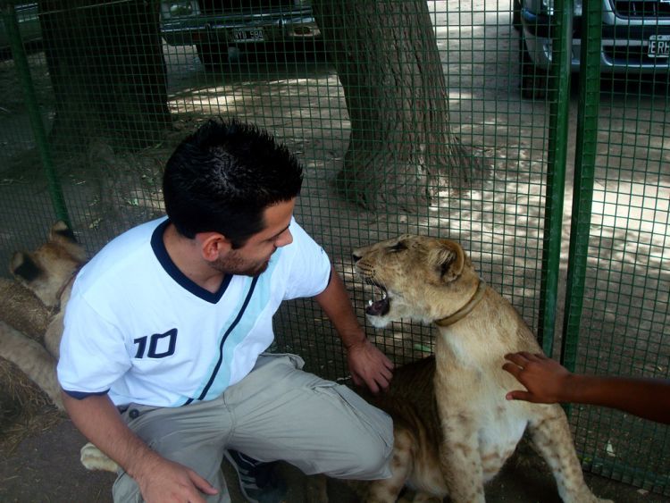 Unbelieavable Pictures from Lujan Zoo in Argentina