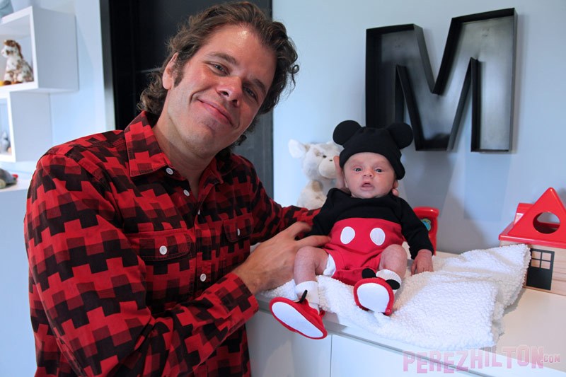 mario armando lavandeira iii - Perez Hilton defends shower photo with his son after being branded