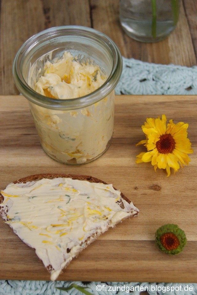 Sommerlicher Brotaufstrich Ringelblumenbutter
