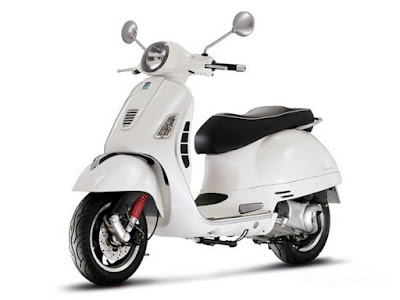 New 2017 Vespa GTS 300 Super Sport white color Hd Photos