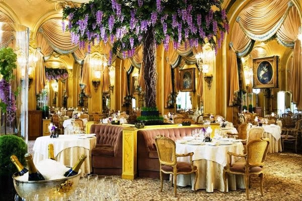 Restaurant in Paris.