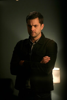 FRINGE: Peter (Joshua Jackson) questions the victim's story in the FRINGE episode The Equation