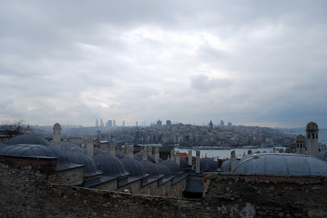 Вид на Стамбул из Сулеймание (Süleymaniye Camii), Стамбул, Турция. 