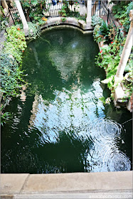 Piscina en el Jardín Interior del Castillo Hammond, Gloucester