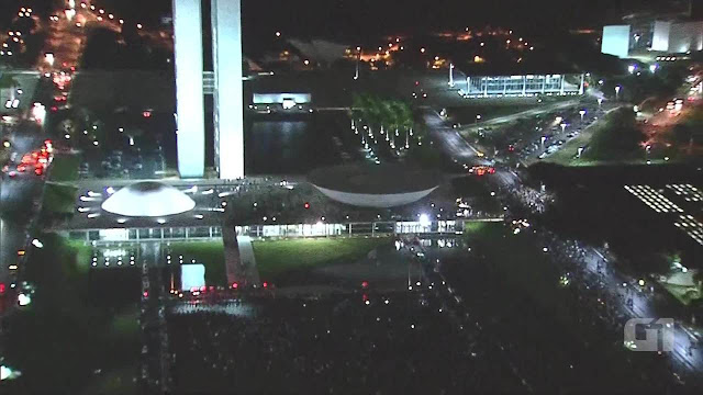 Multidão golpistas chegam ao Congresso Nacional em Brasília,17 de junho de 2013