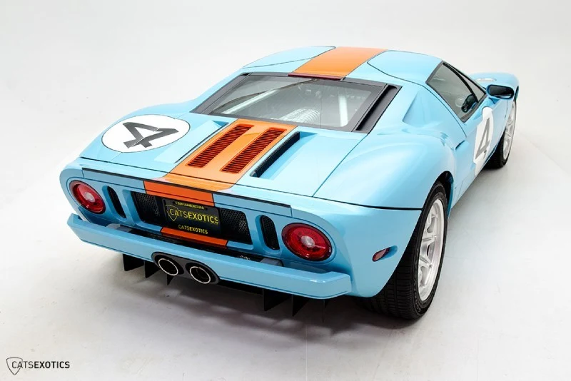 Siêu xe Ford GT Heritage 2006 mới đi 8 km rao bán