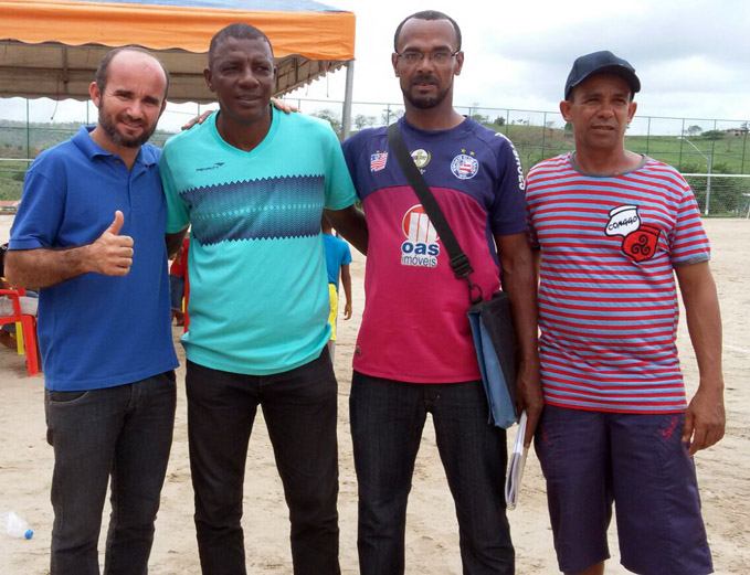 Ex-jogador do Bahia veio conhecer de perto Escolinha de Futebol em Baixa Grande