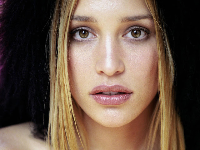 Piper Perabo Hot,Still,Picture,Image,Photo,Wallpaper