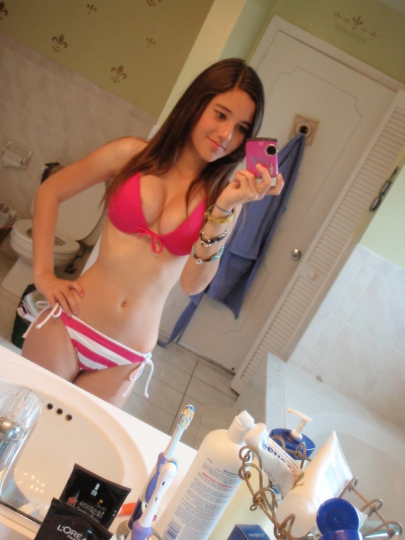 Colet nea 65 fotos da Angie Varona