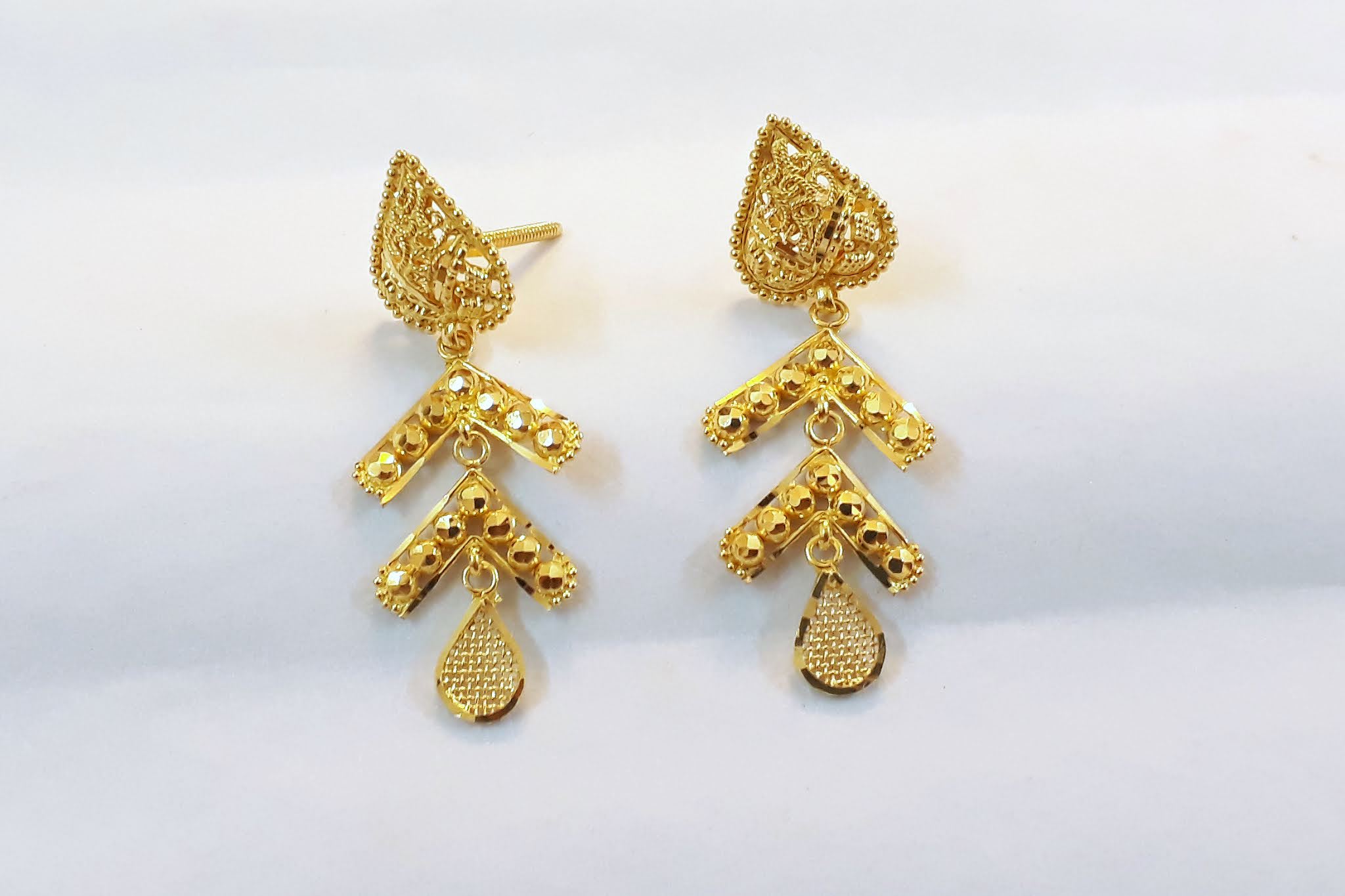 Gold Earrings designs,gold hoop earrings,gold drop long earrings,gold pinjada jhumka designs,gold chandbali earrings,gold Ear studs designs,Party wear earrings,Daily Wear gold earrings,fancy earrings designs,Latest new modles gold earrings,gold earrings huge designs,bridal gold earrings,gold studs designs,light weight gold earings designs,latest gold earings,daily wear gold stud designs,gold ear studs designs,Bridal Gold Long Earring Designs,latest ear studs