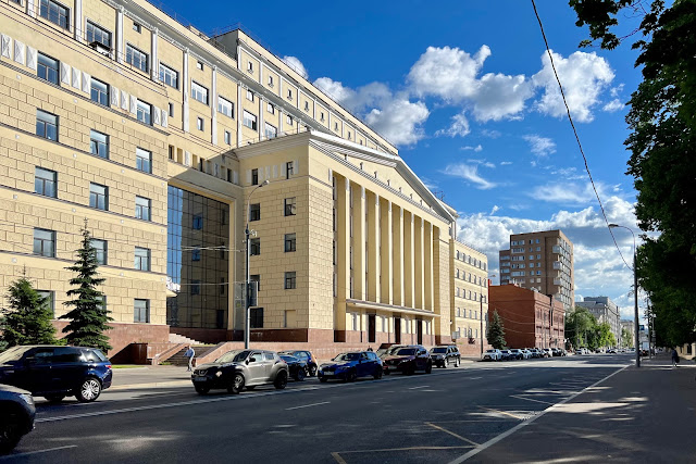 Большая Пироговская улица, бывший Штаб тыла Вооружённых Сил РФ
