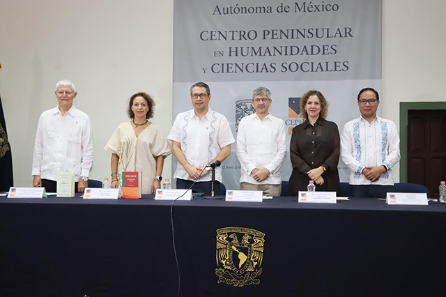 Presentan dos poemarios que representan la hermandad entre México y China