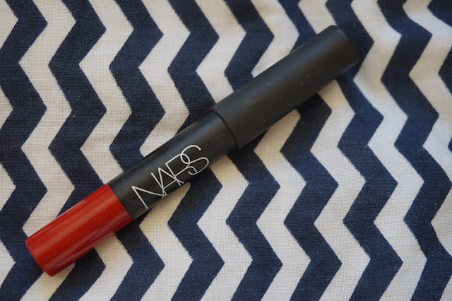 rouge-favoris-red-lipsticks-revue-avis-swatches-velvet-mat-nars-cruella