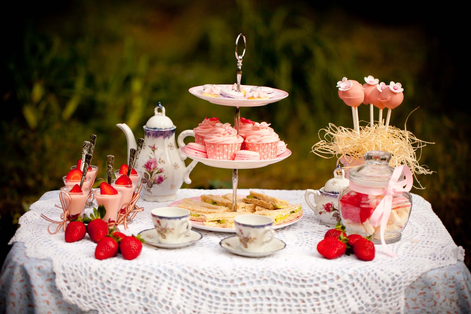 Bubble and Sweet Party  Tables 