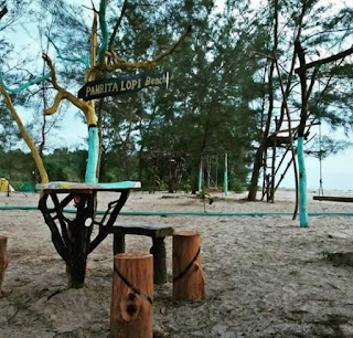 Gazebo pantai Panrita Lopi