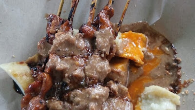 Sate Murah Pinggir Jalan Alun-Alun Banyumas