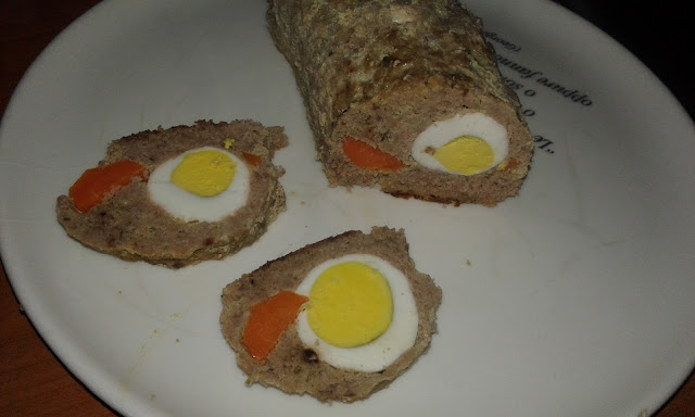 Meatloaf with egg and carrot in the middle recipe