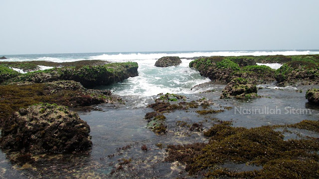 Inilah pemandangan pantai Ngunggah, Gunung Kidul