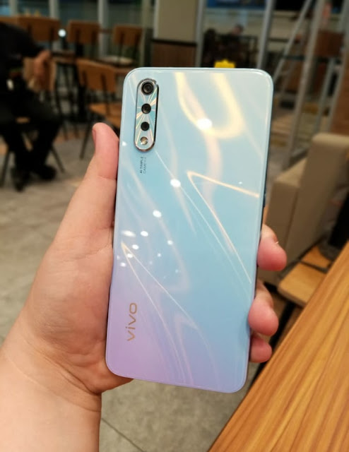 Kelebihan Smartphone Vivo S1