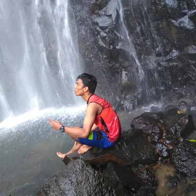 foto saya di bibir curug