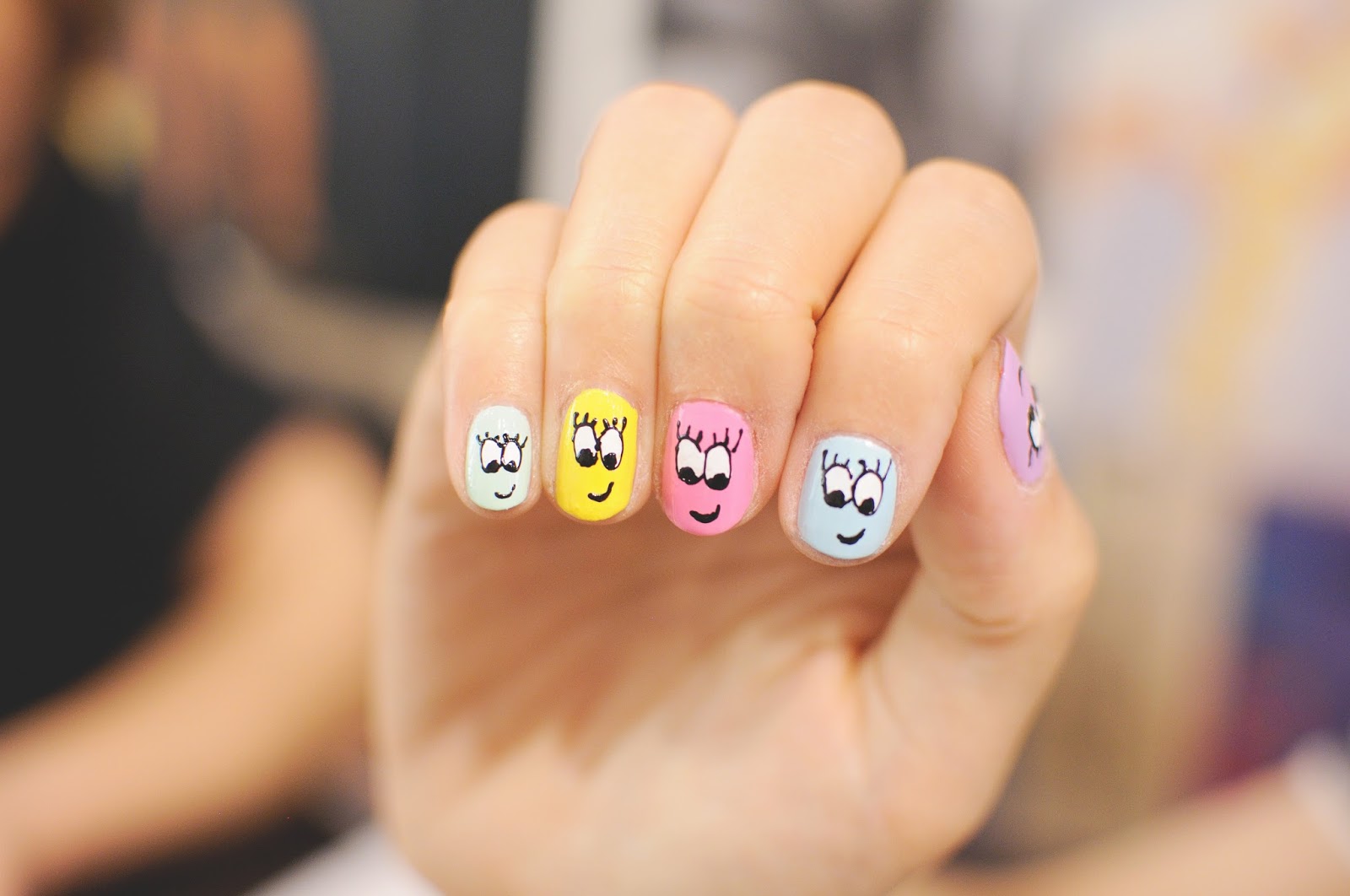 12 Hilarious Happy Face Nail Designs