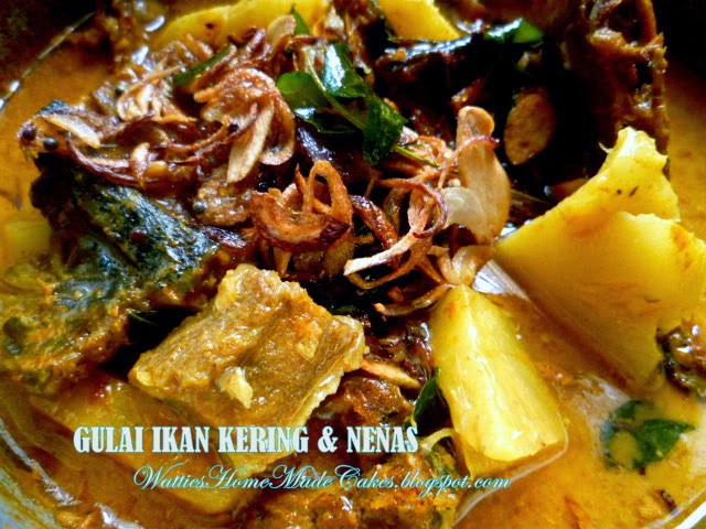 Wattie's HomeMade: GULAI IKAN KERING/MASIN & NENAS