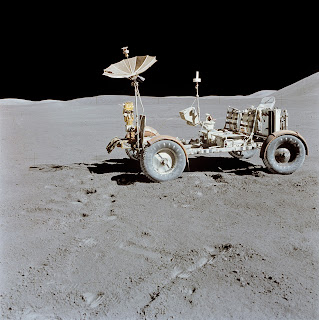 Apollo 15 Komutanı Dave Scott'ın Lunar Rover fotoğrafı