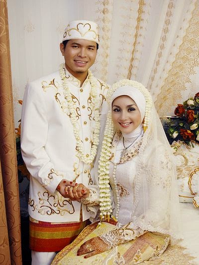 7 Gaun Pengantin Jawa Muslimah Simple Terbaru 2019