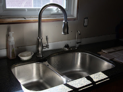 Double Kitchen Sinks on From A Standard Double Sink To A Sink And A Half Which Are Deeper Than